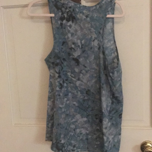 Unique tank top - Picture 2 of 3